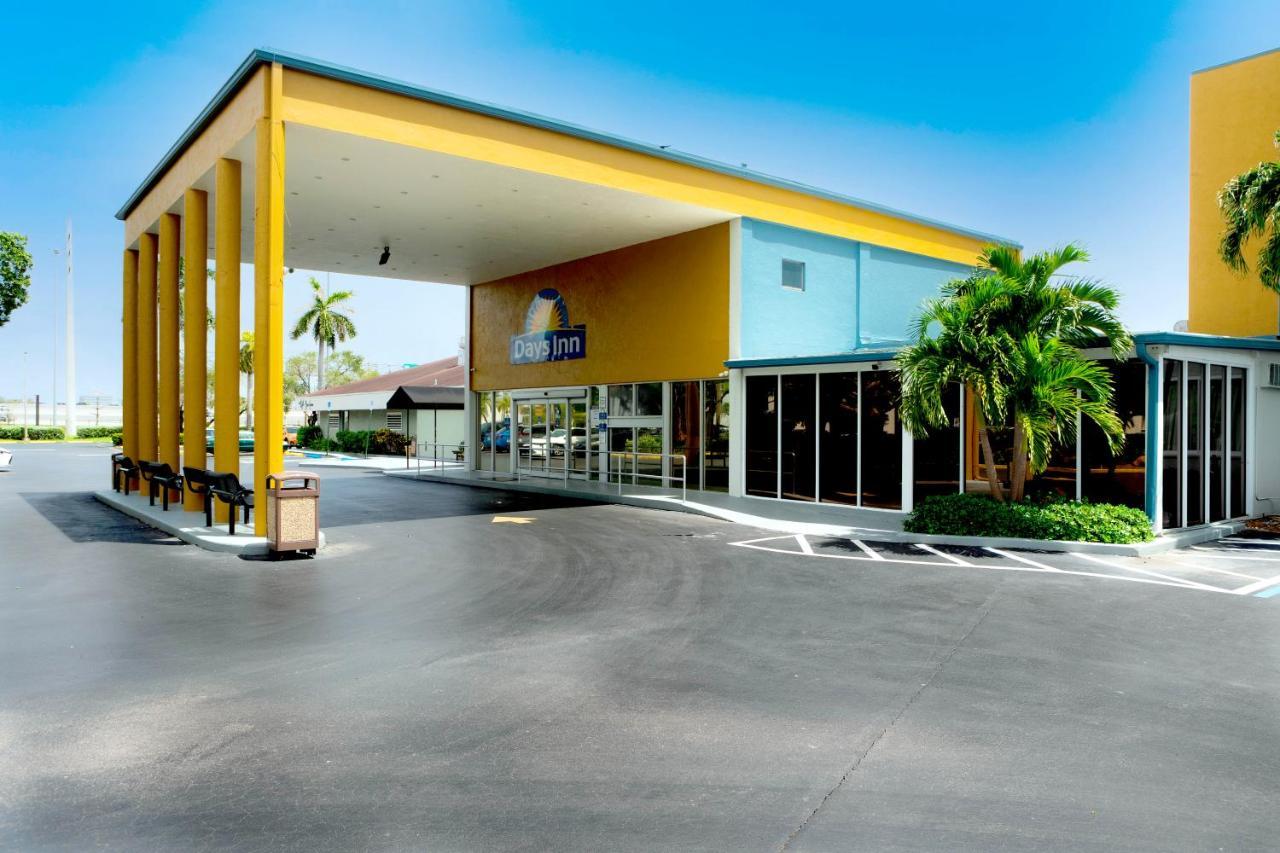 Days Inn By Wyndham Miami International Airport Экстерьер фото