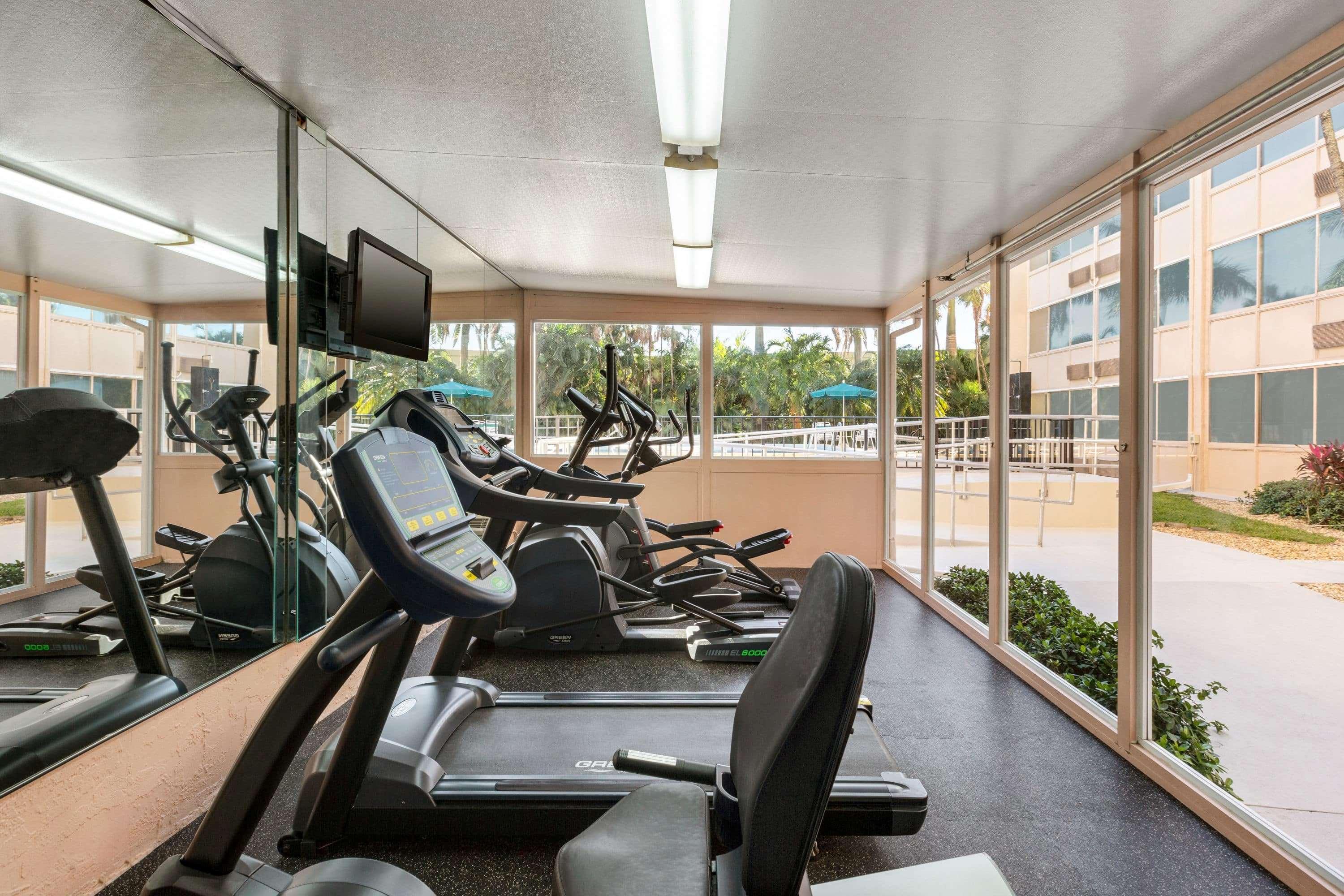 Envision Hotel Miami International Airport Экстерьер фото