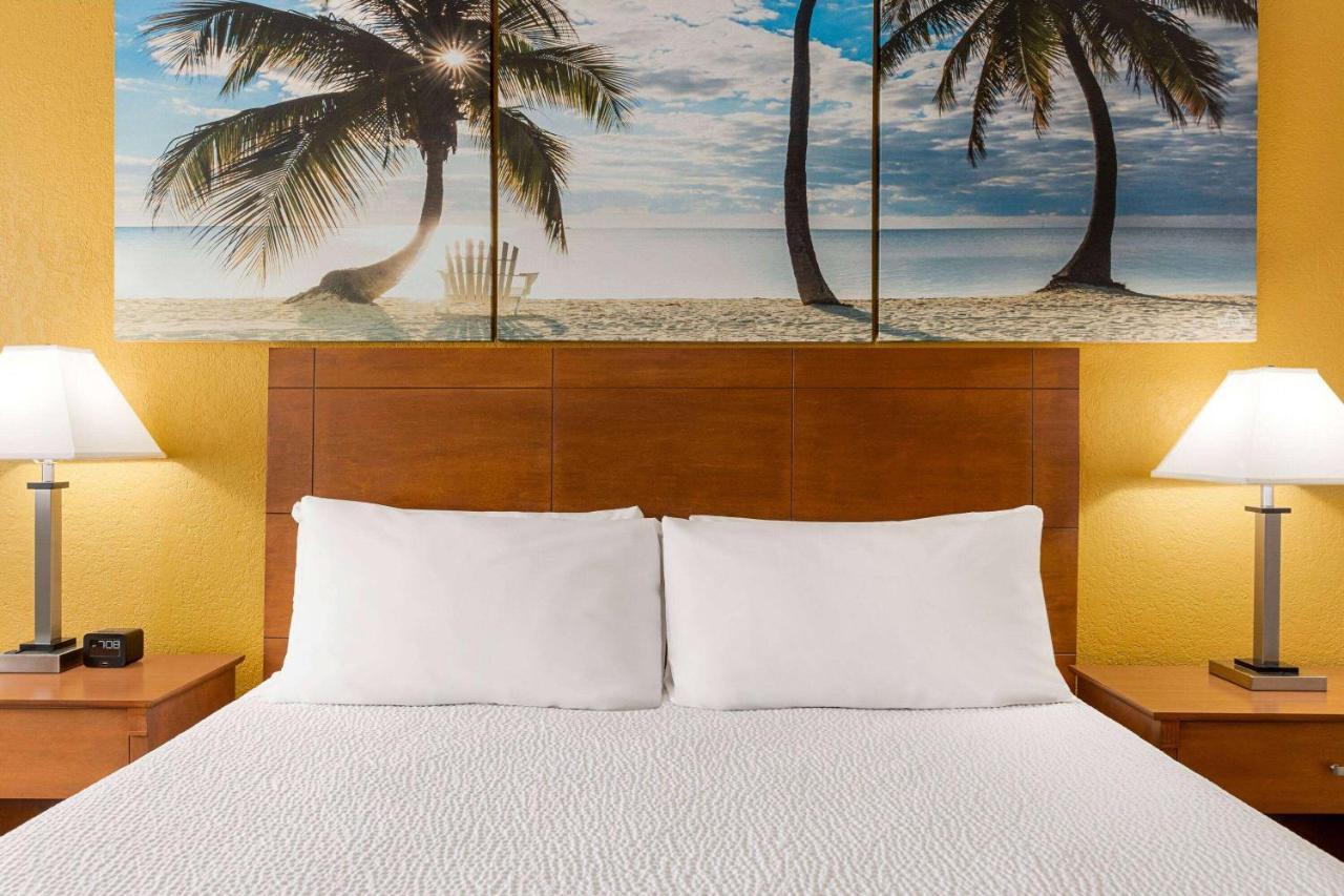 Envision Hotel Miami International Airport Экстерьер фото