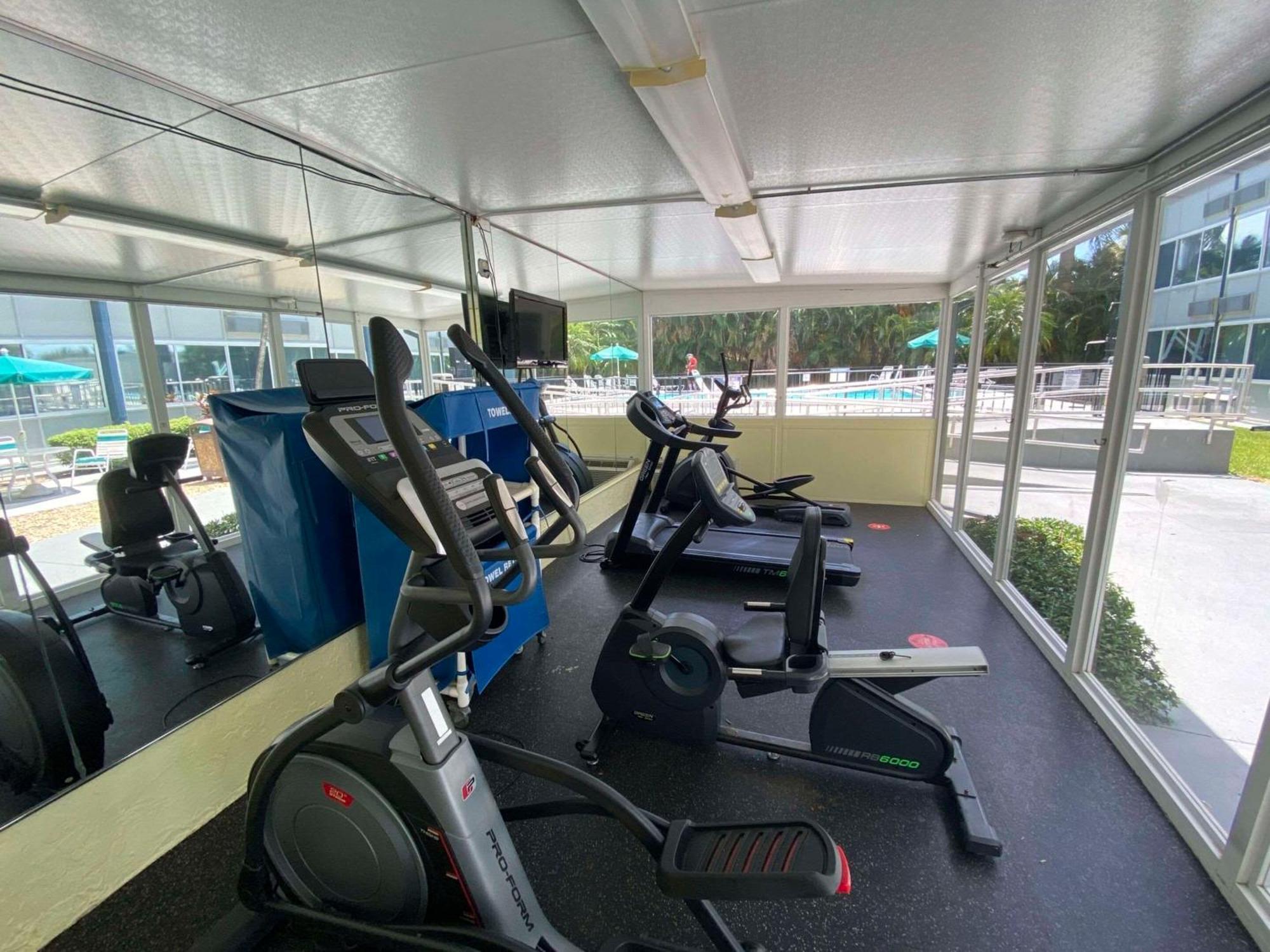 Envision Hotel Miami International Airport Экстерьер фото